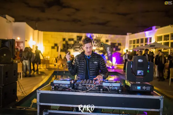 BS Fotografias photo: RARO Skybar is born