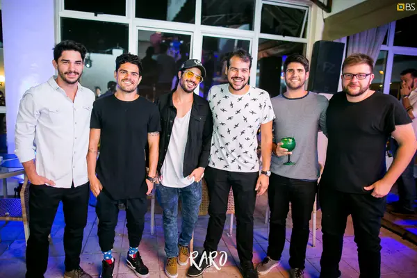 Foto de capa do álbum Raro SkyBar (2018)
