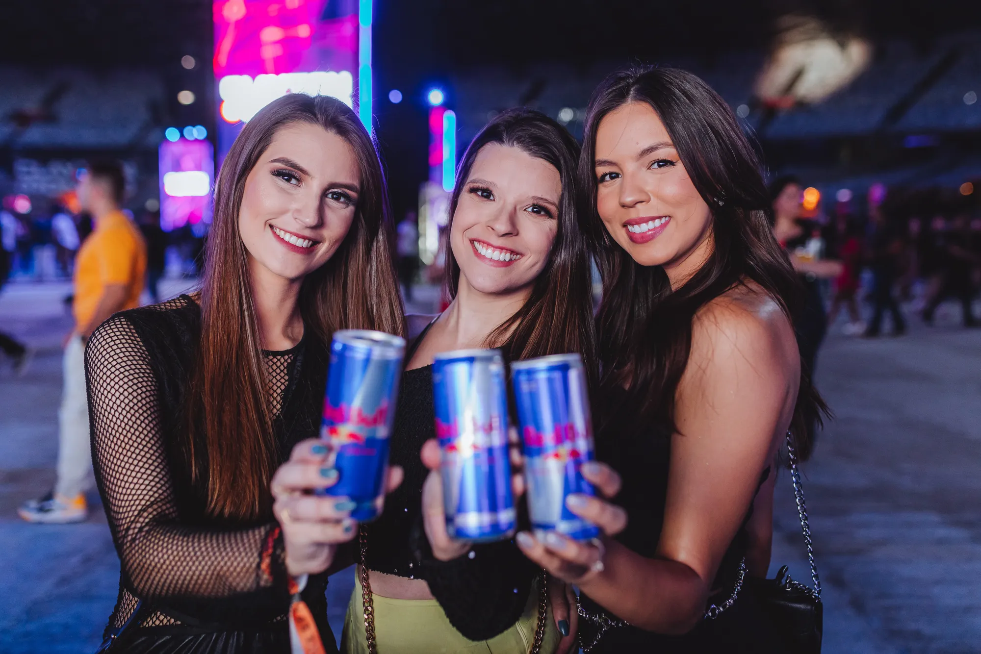 Red Bull activation at RARO’s 6th anniversary (Clayton & Romário DVD recording) · 06 anos Raro, 15 October 2022